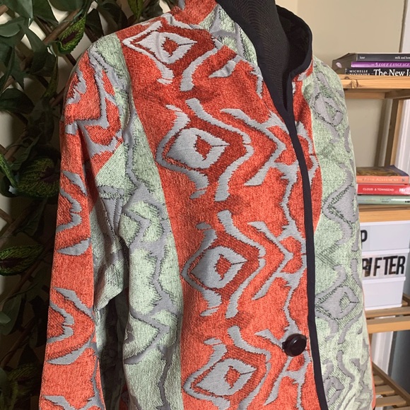 REVERSIBLE - Picture 3 of 8